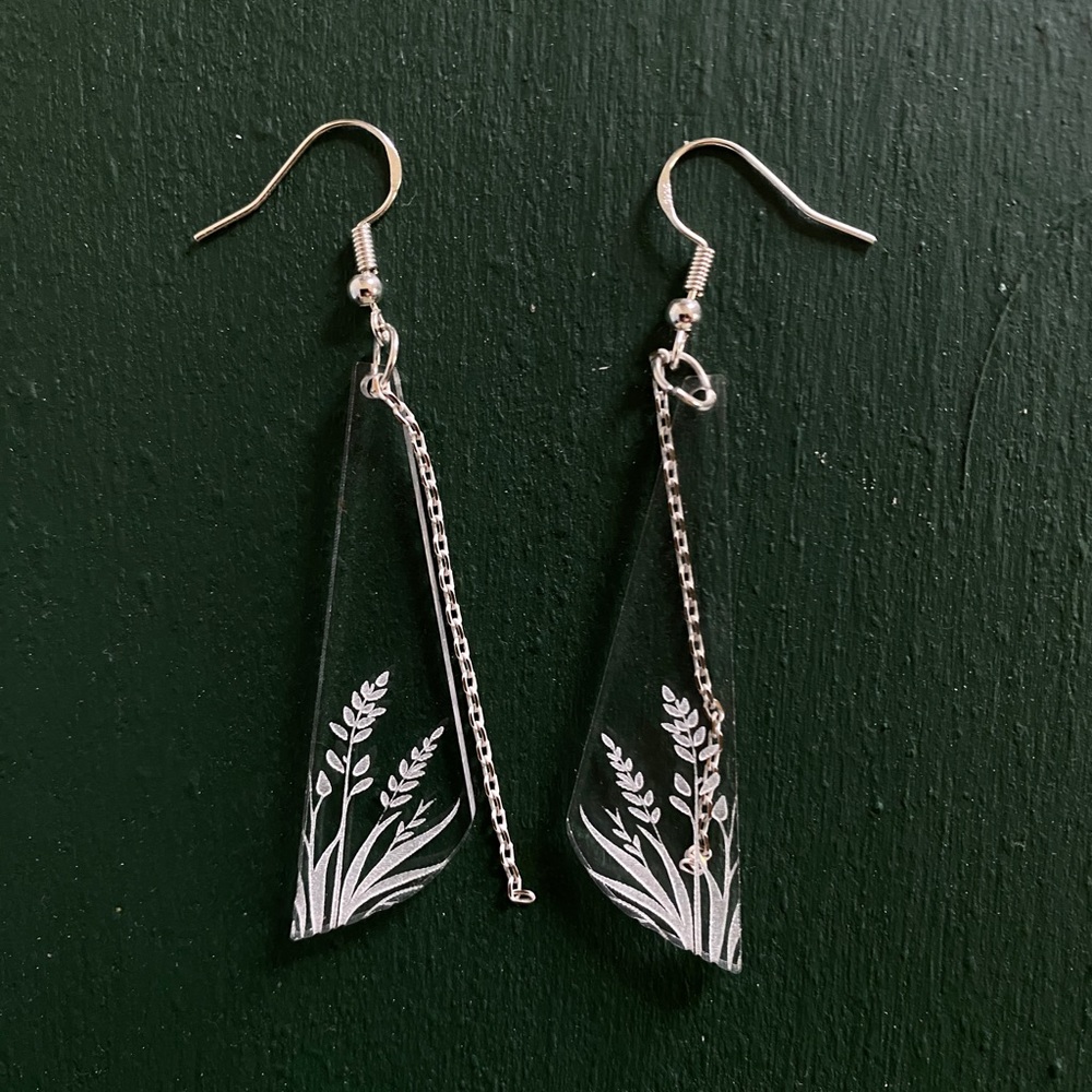Fairy wing dangling earrings